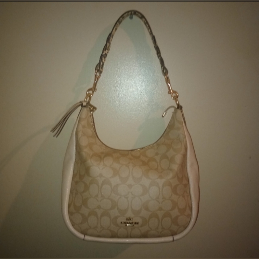 NWOT Coach Jules Hobo In Signature Canvas